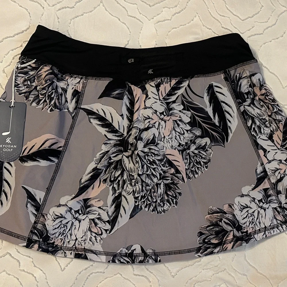 Golf shorts/skirt - Picture 2 of 7